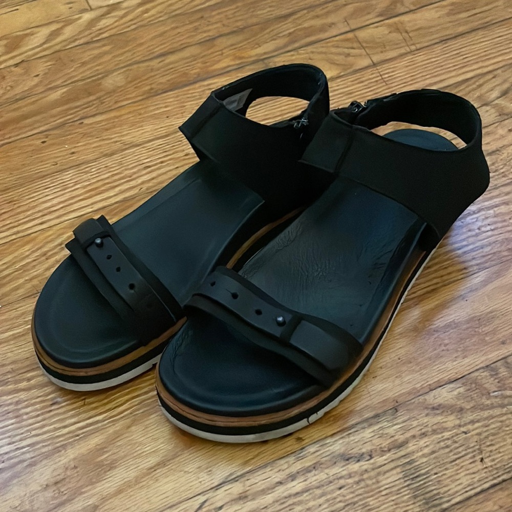 Women sandal size 7